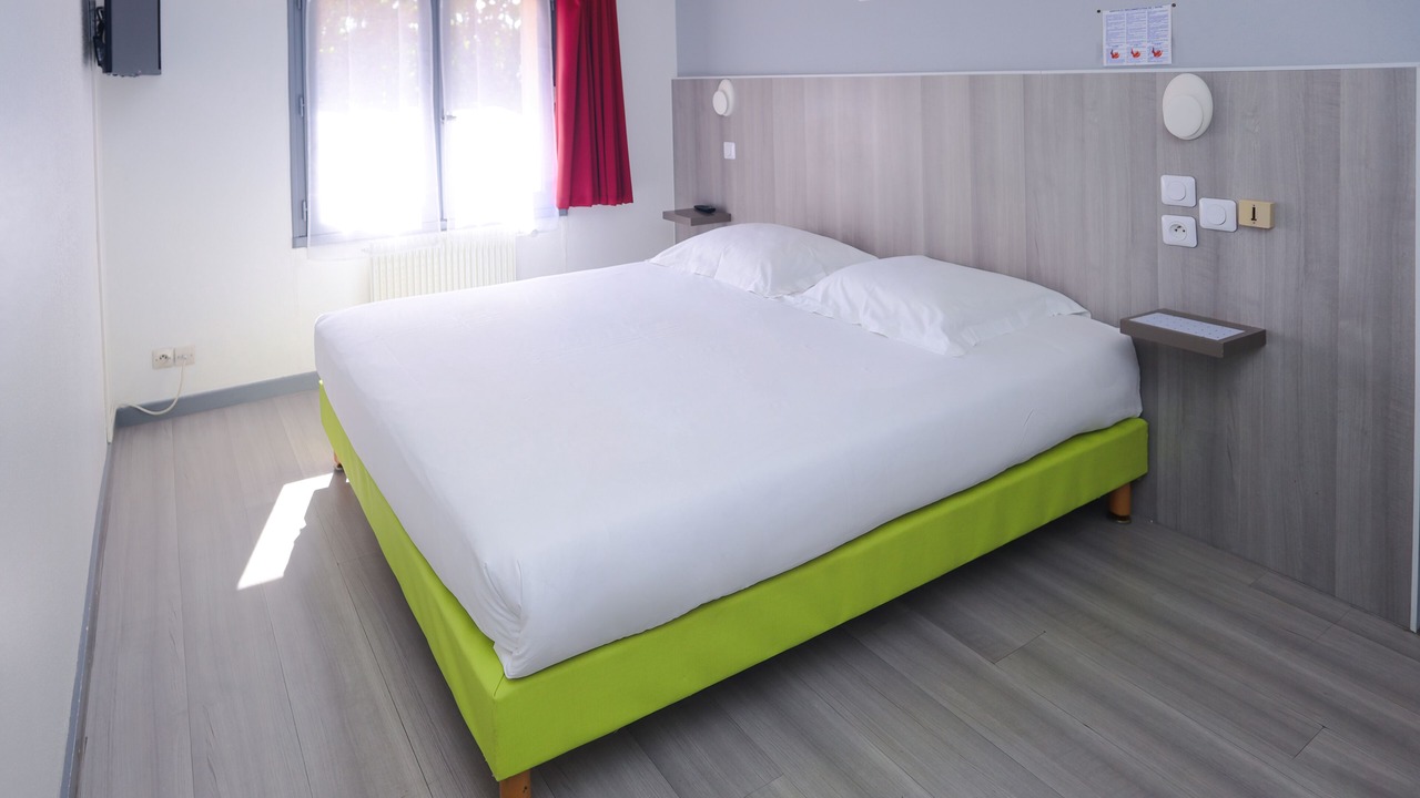 Photo of Bedroom in Saint-Maixent-l'Ecole