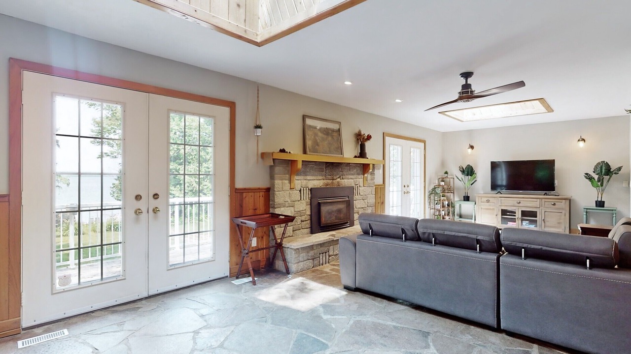 Photo of Livingroom in Tiny