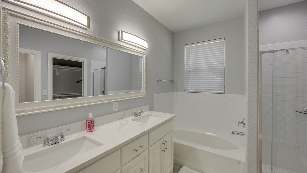Photo of Bathroom in Murchison
