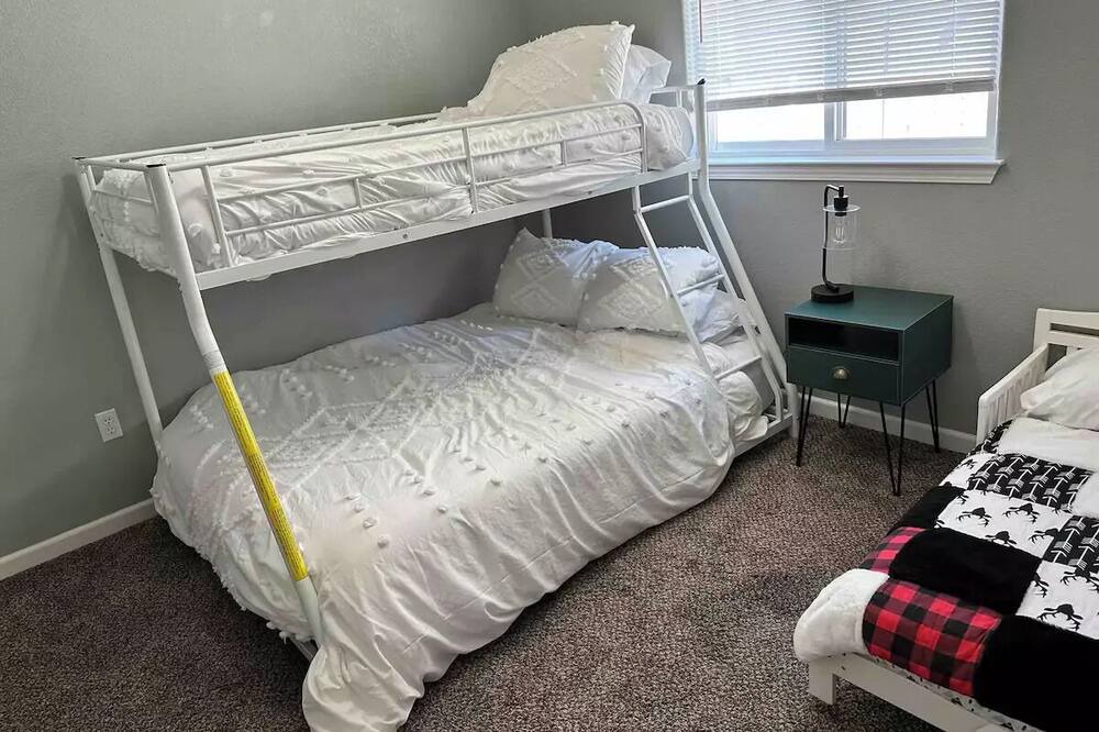 Photo of Bedroom in Klamath Falls