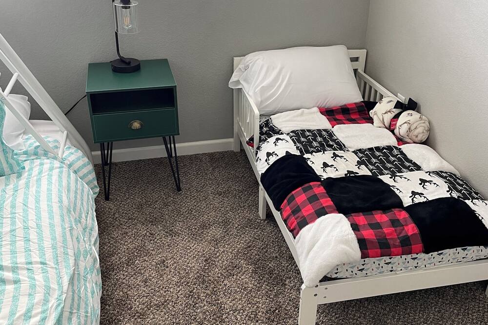 Photo of Bedroom in Klamath Falls