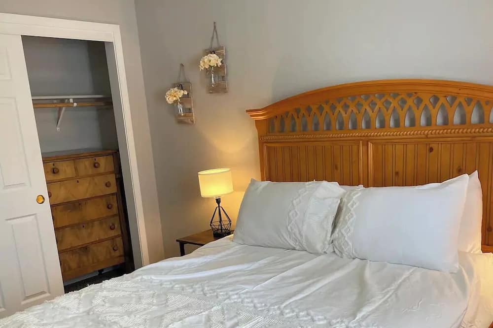 Photo of Bedroom in Klamath Falls