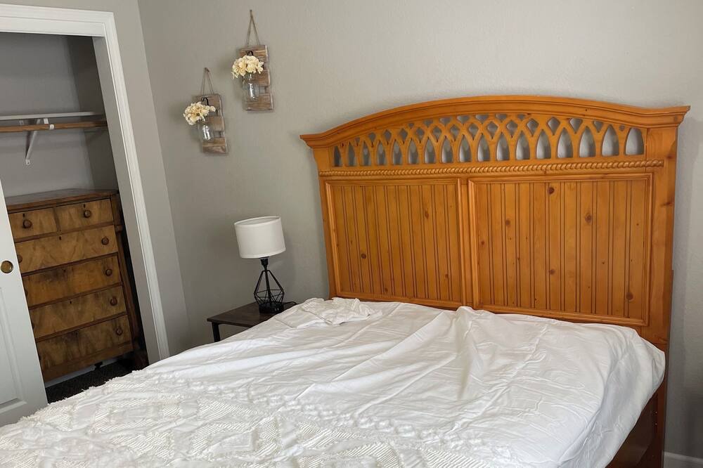 Photo of Bedroom in Klamath Falls