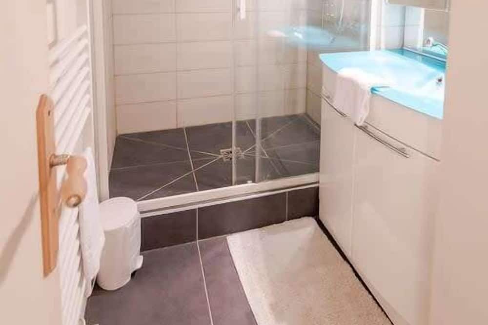 Photo of Bathroom in Joue-les-Tours