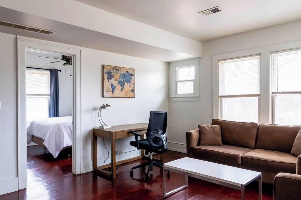 Photo of Livingroom in Ypsilanti