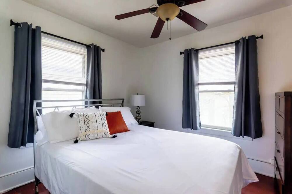 Photo of Bedroom in Ypsilanti