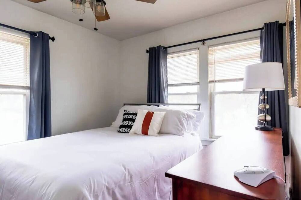 Photo of Bedroom in Ypsilanti
