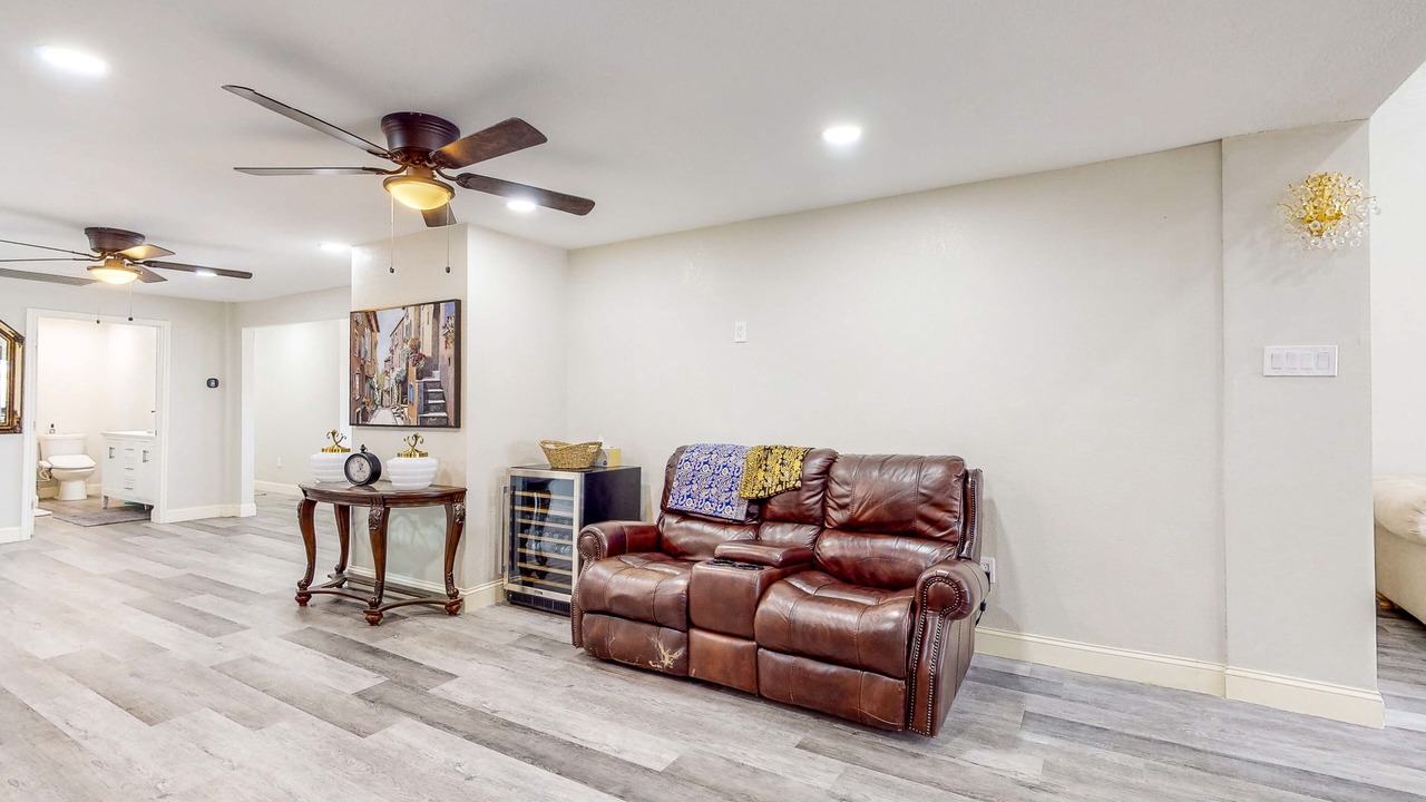 Photo of Livingroom in Quinlan