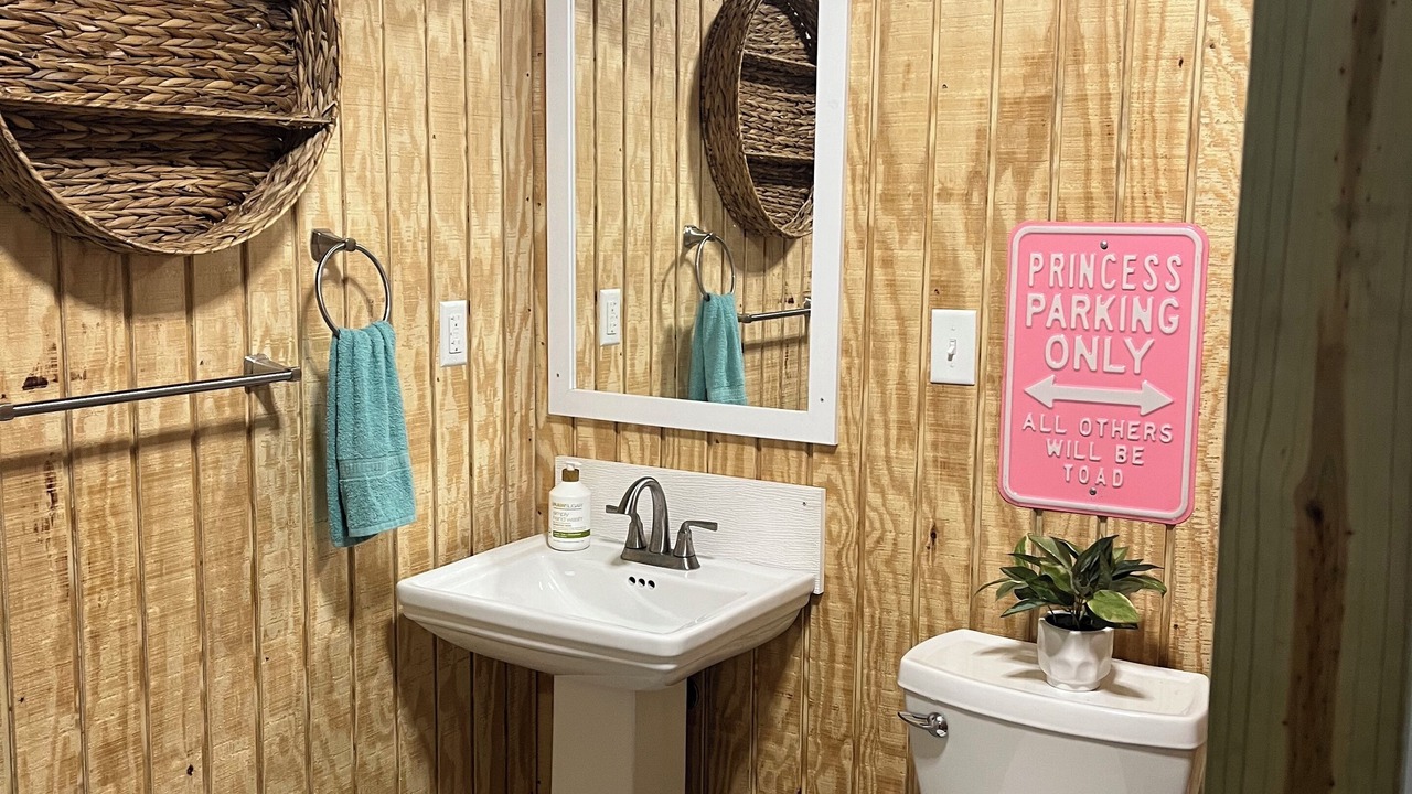 Photo of Bathroom in Tuscumbia