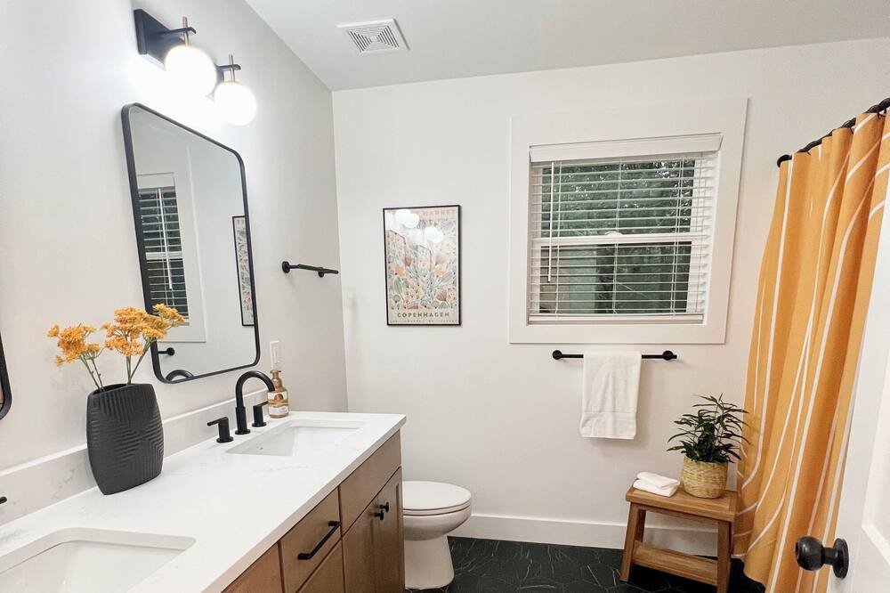 Photo of Bathroom in Lillington