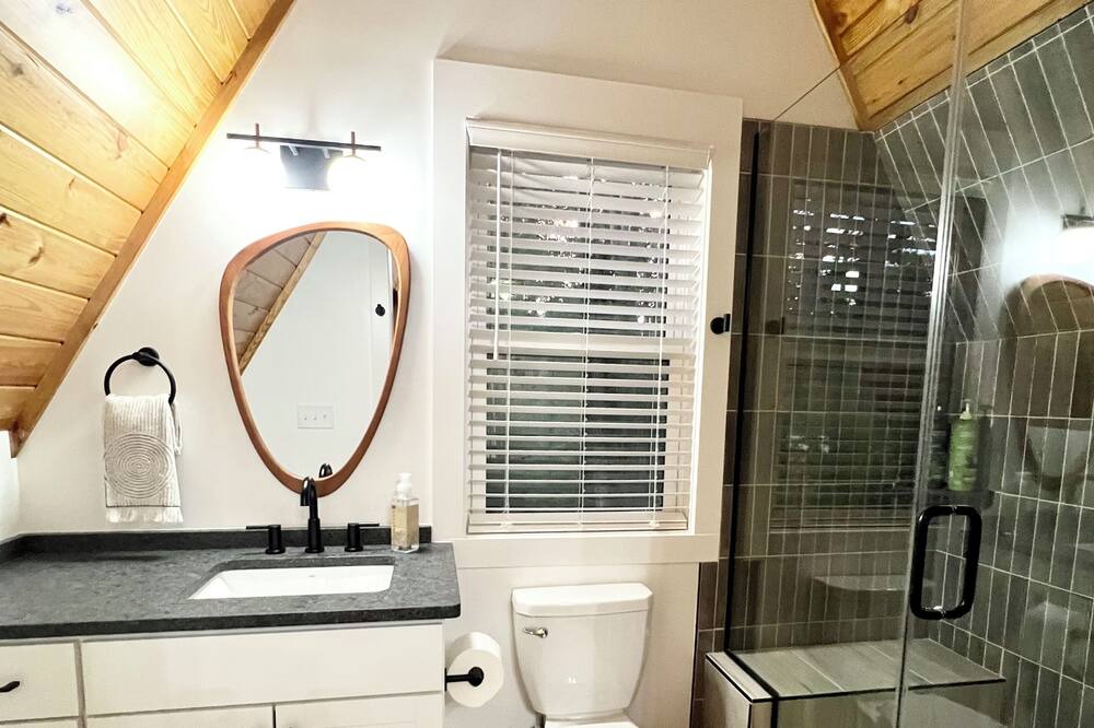 Photo of Bathroom in Lillington