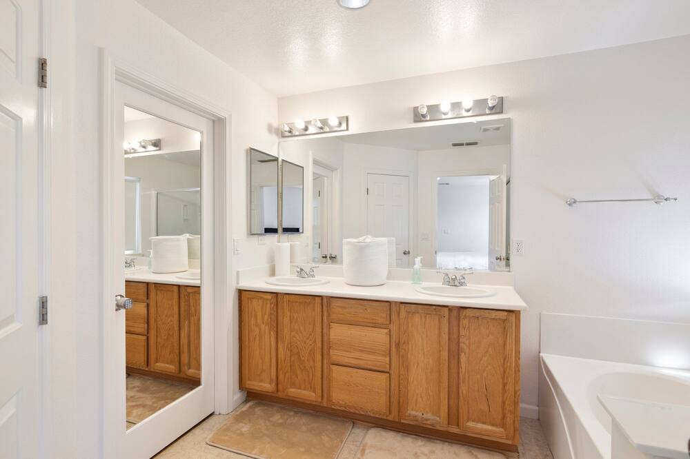 Photo of Bathroom in North Natomas