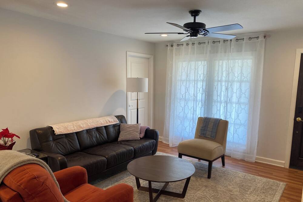 Photo of Livingroom in Crowley