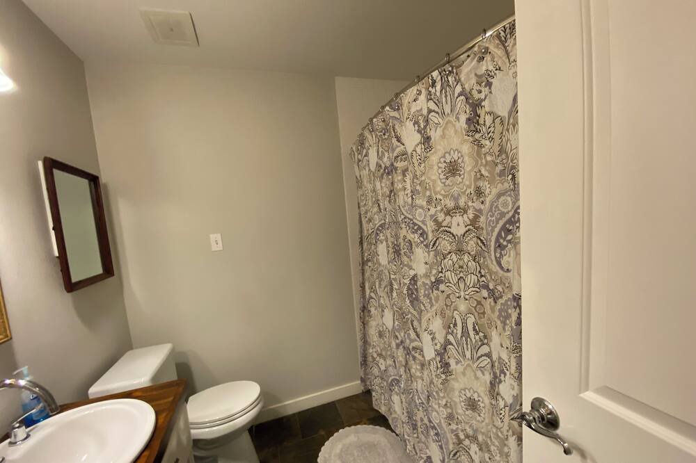 Photo of Bathroom in Crowley