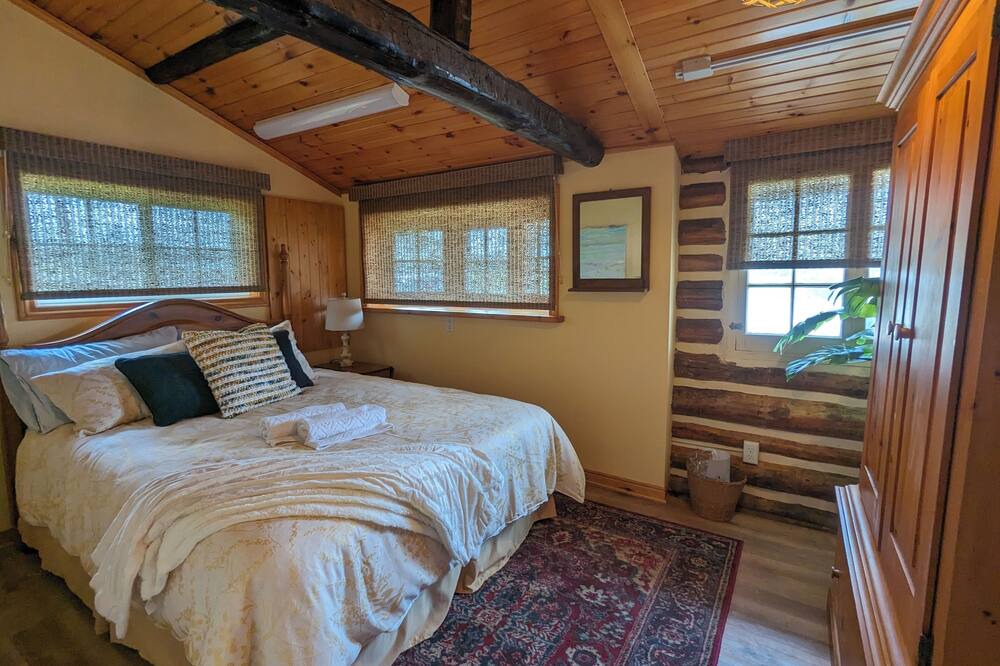 Photo of Bedroom in Innisfil