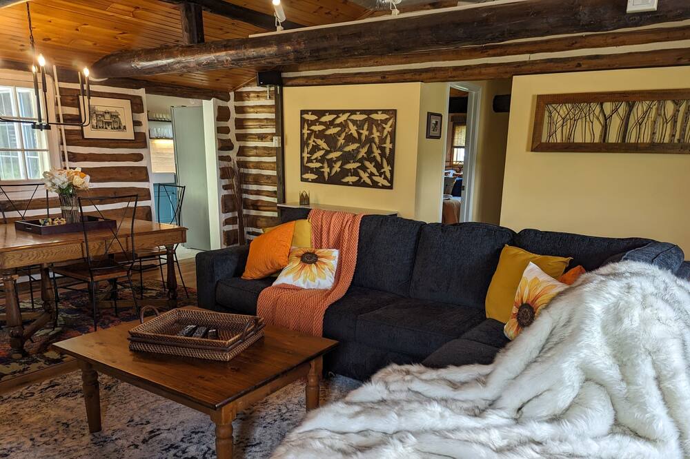 Photo of Livingroom in Innisfil