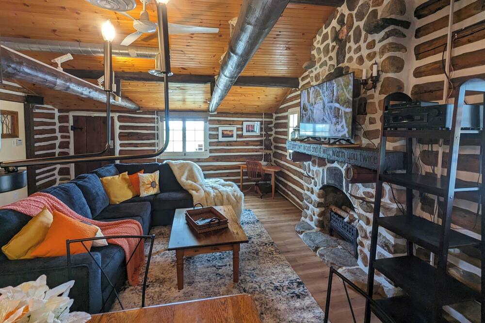 Photo of Livingroom in Innisfil