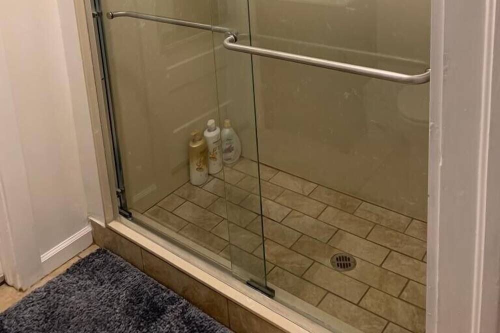 Photo of Bathroom in El Cerrito