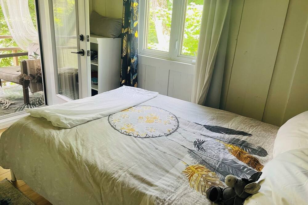 Photo of Bedroom in St-Adolphe-d'Howard