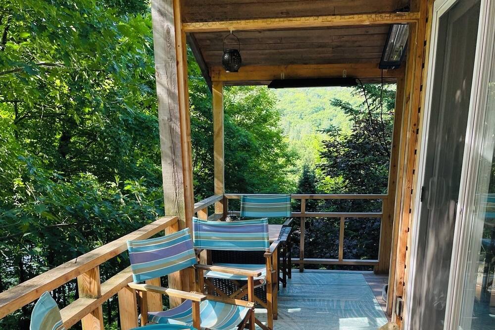 Photo of Patio Balcony in St-Adolphe-d'Howard