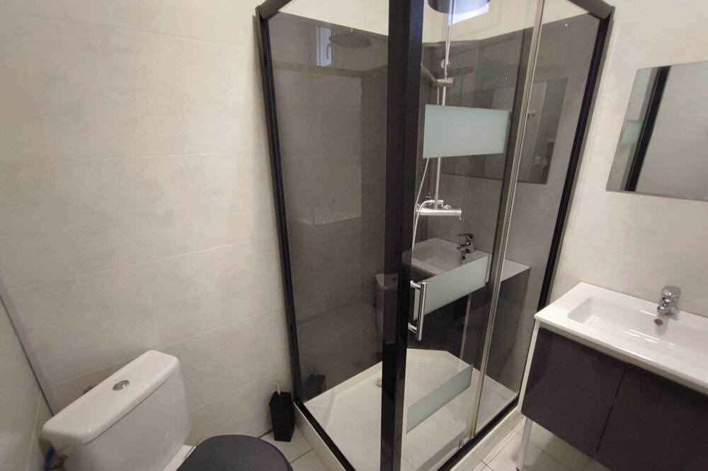 Photo of Bathroom in Tuchan