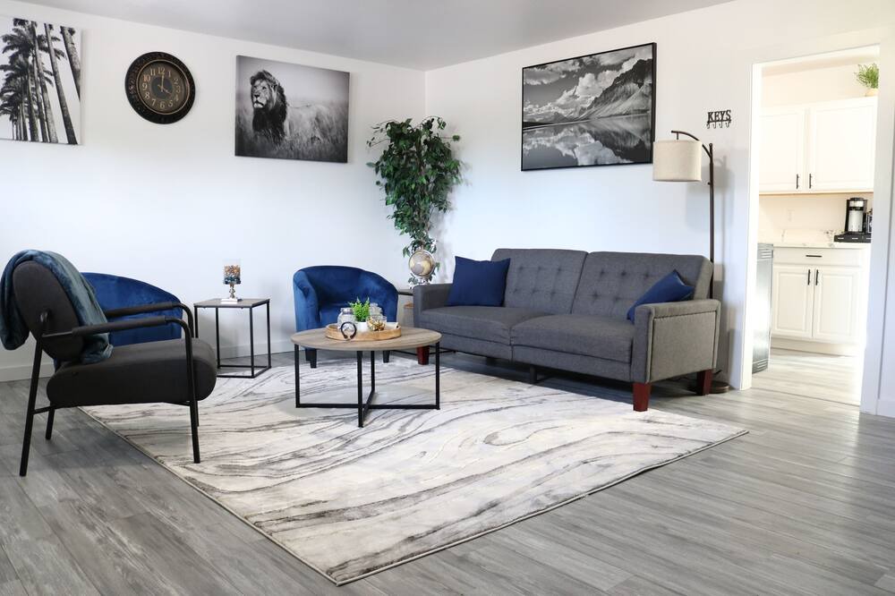 Photo of Livingroom in University Place