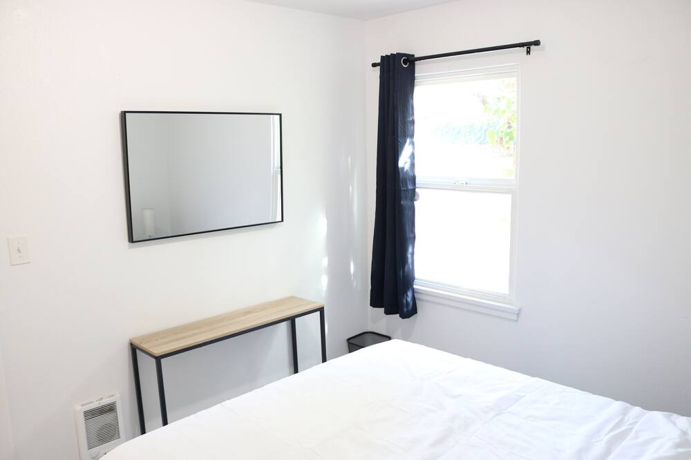 Photo of Bedroom in University Place