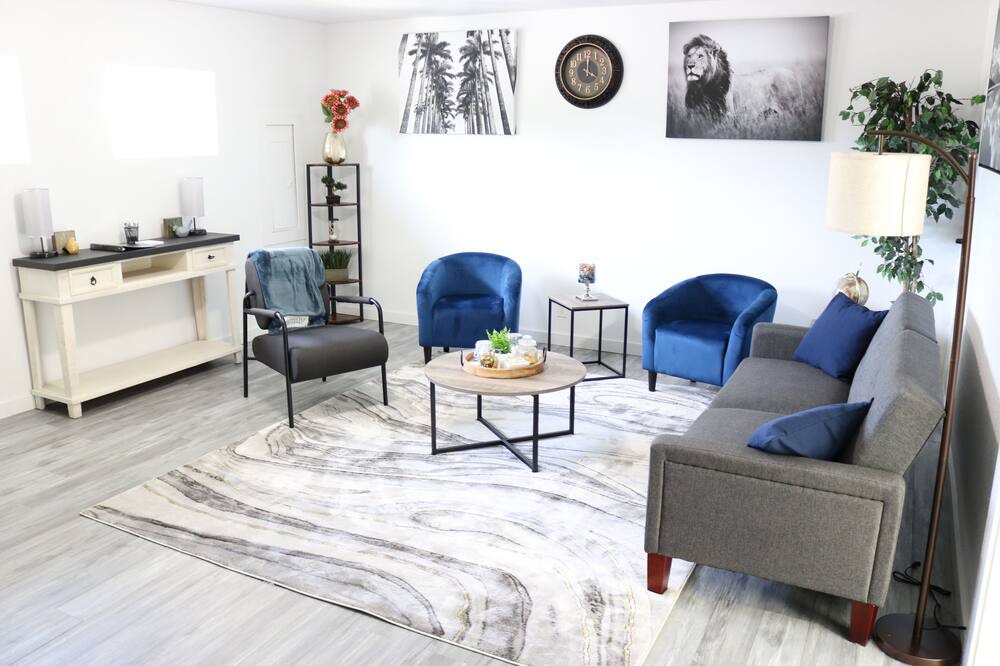 Photo of Livingroom in University Place