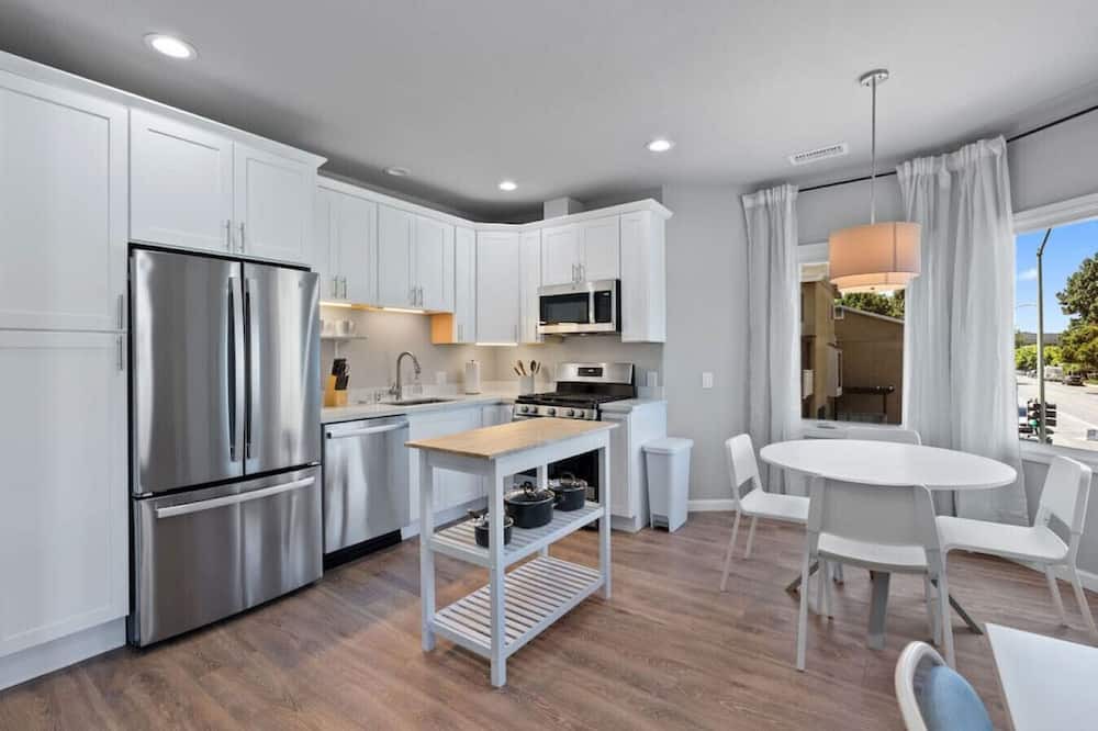 Photo of Kitchen in West Oakland