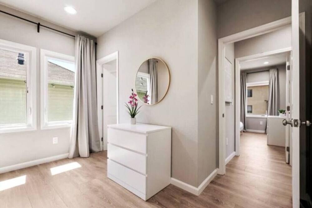 Photo of Others in West Oakland