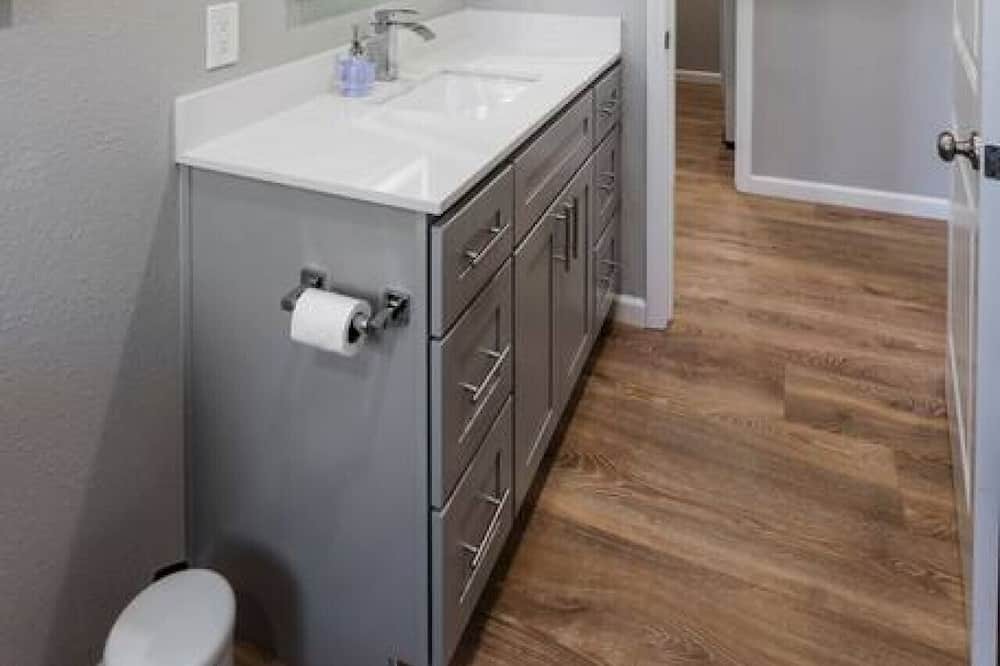 Photo of Others in West Oakland