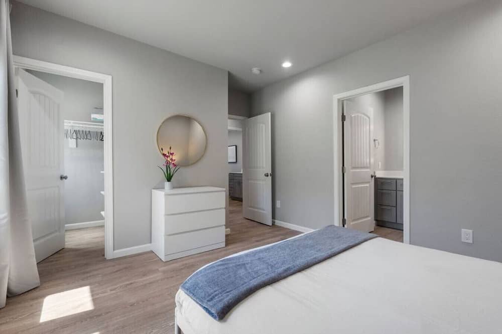 Photo of Others in West Oakland