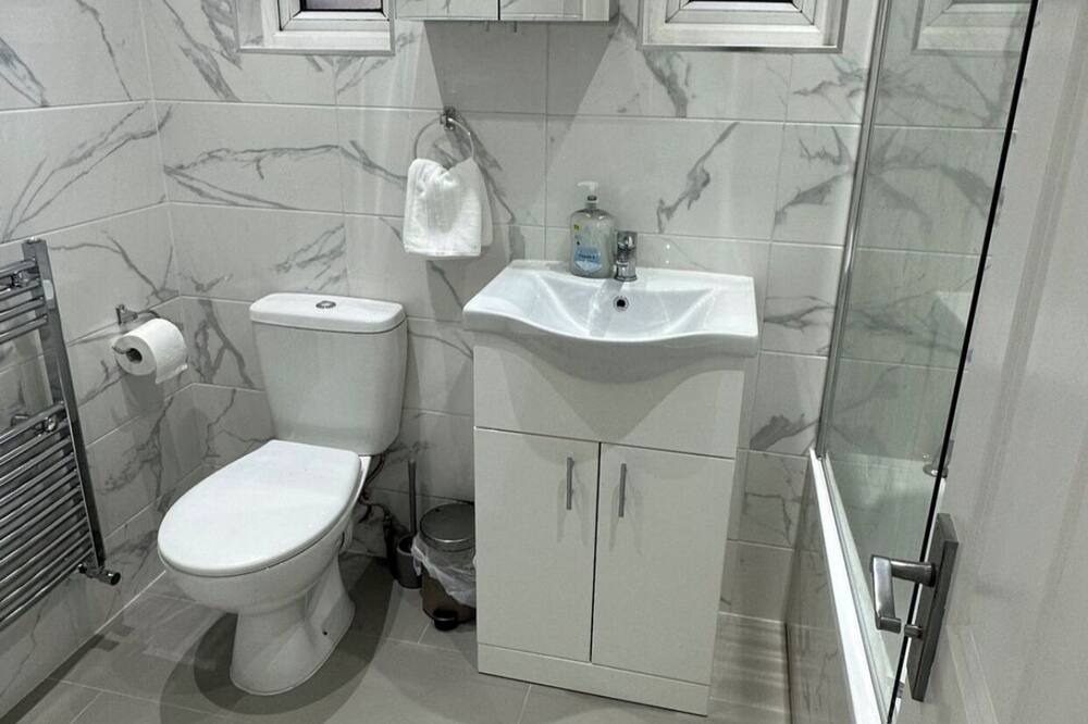 Photo of Bathroom in Brent