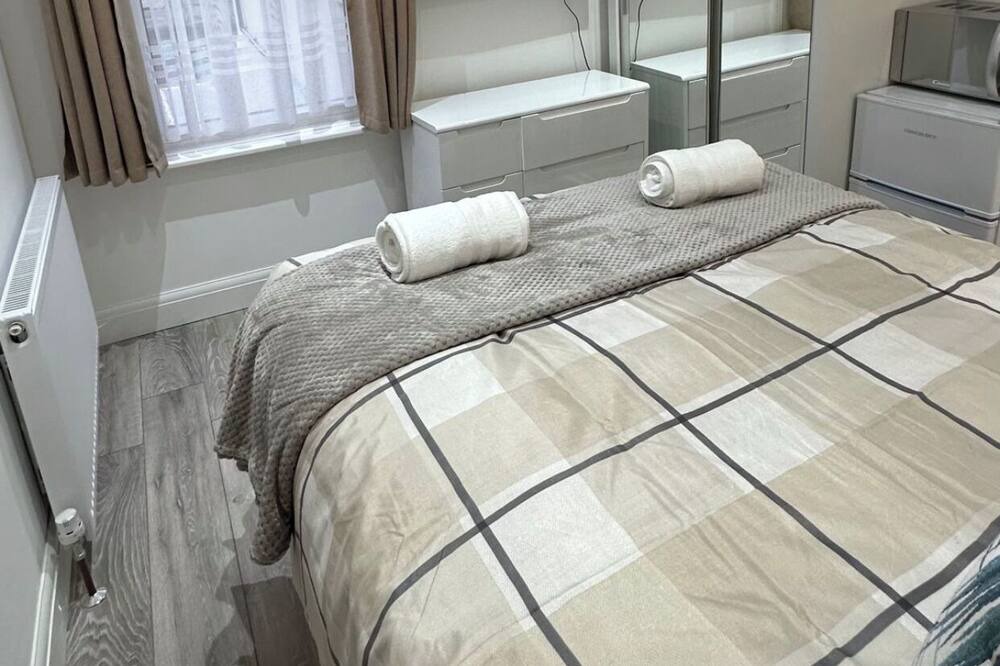 Photo of Bedroom in Brent