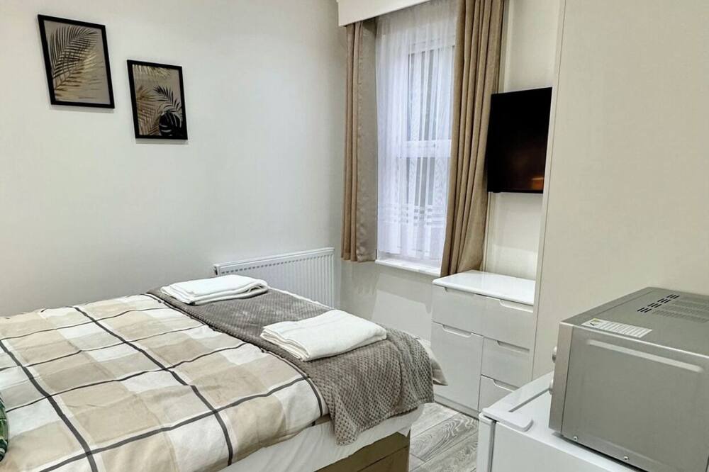 Photo of Bedroom in Brent