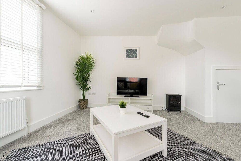 Photo of Livingroom in Rochester East Ward