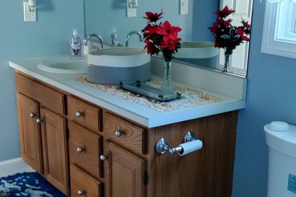 Photo of Bathroom in Bloomfield