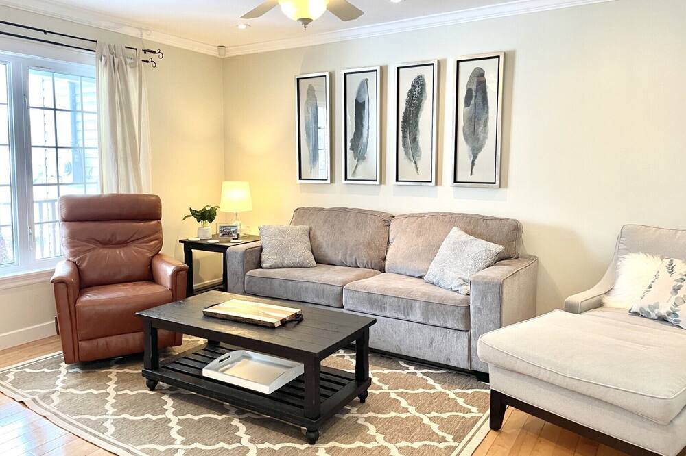 Photo of Livingroom in Deer Lake