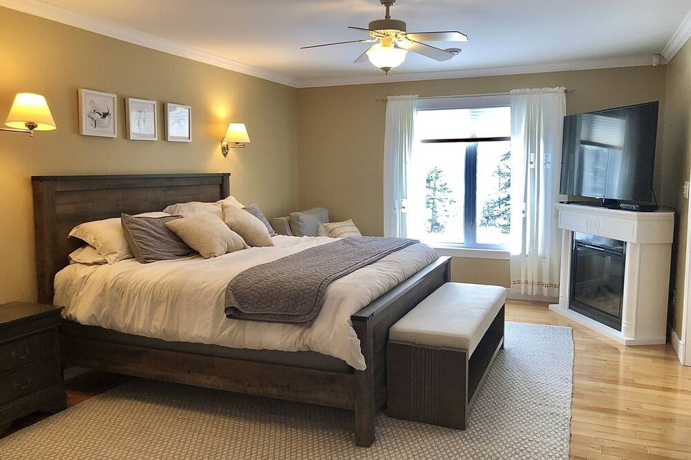 Photo of Bedroom in Deer Lake
