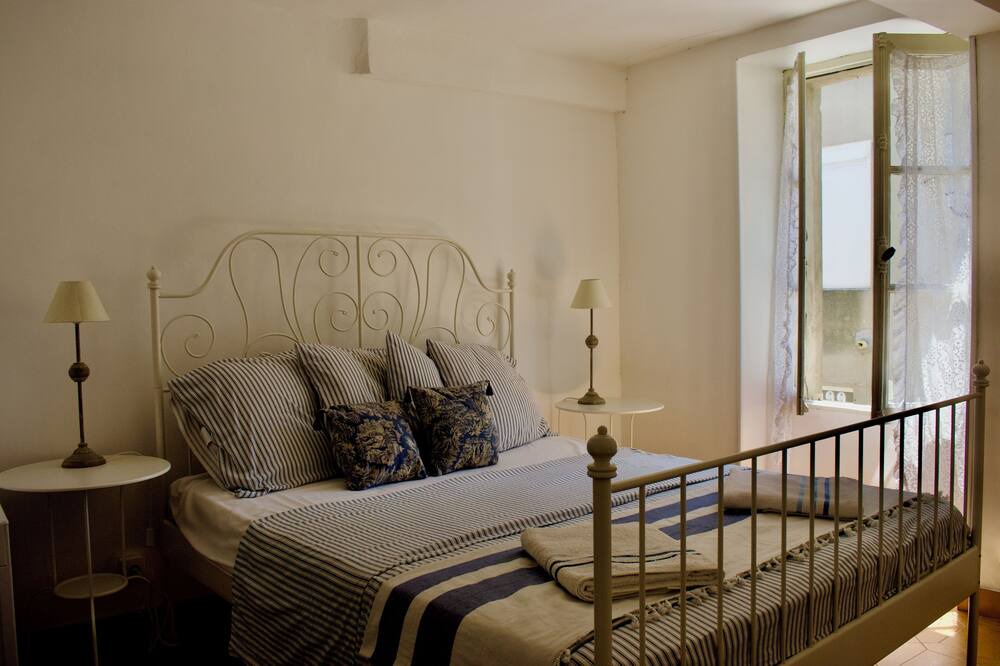 Photo of Bedroom in Olonzac