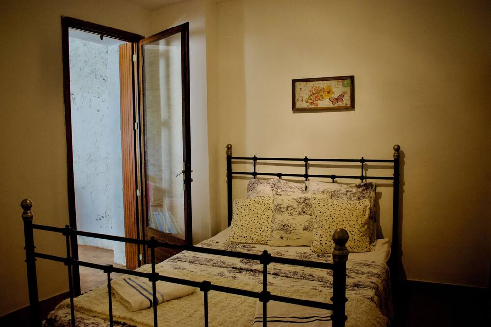 Photo of Bedroom in Olonzac