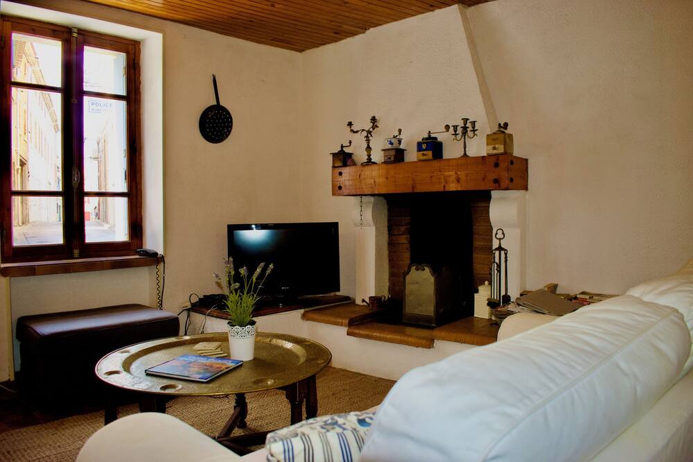 Photo of Livingroom in Olonzac