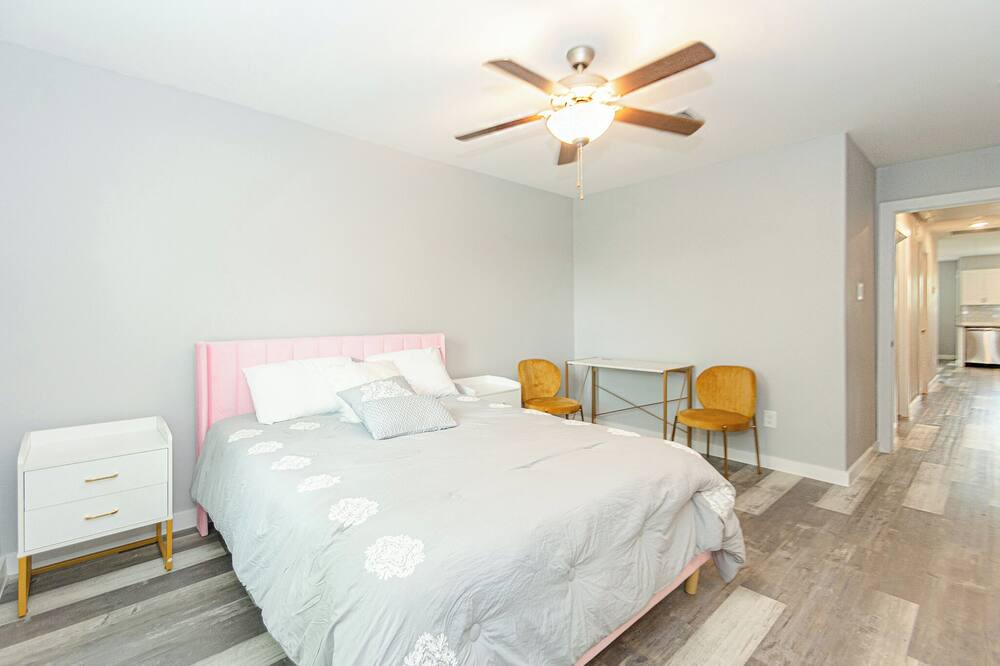 Photo of Bedroom in North Shore