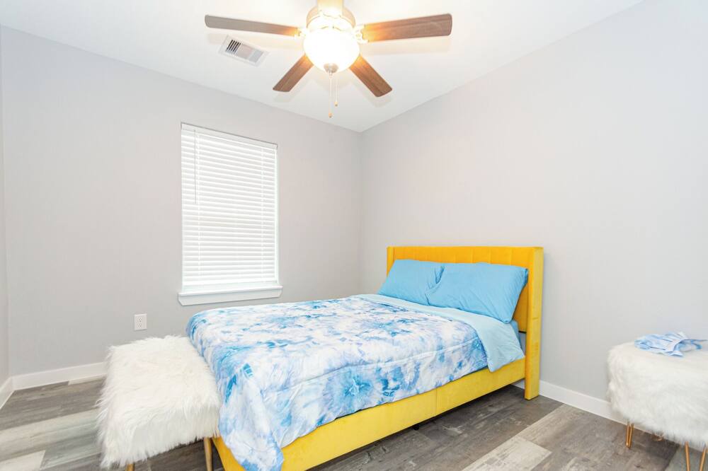 Photo of Bedroom in North Shore
