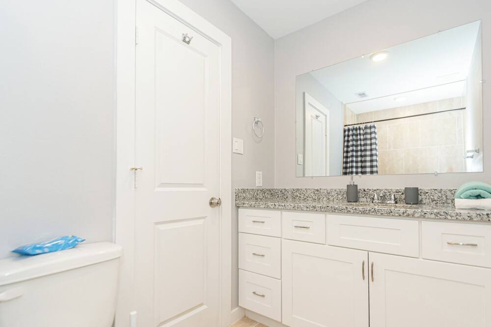 Photo of Bathroom in North Shore