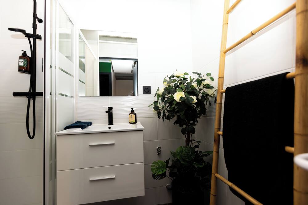 Photo of Bathroom in Montbrison