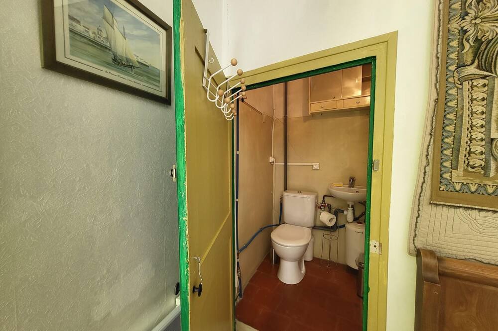 Photo of Bathroom in Saint-Ambroix