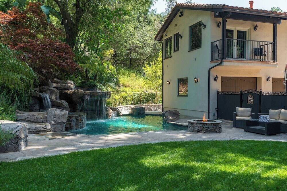 Photo of Outdoor in Monrovia