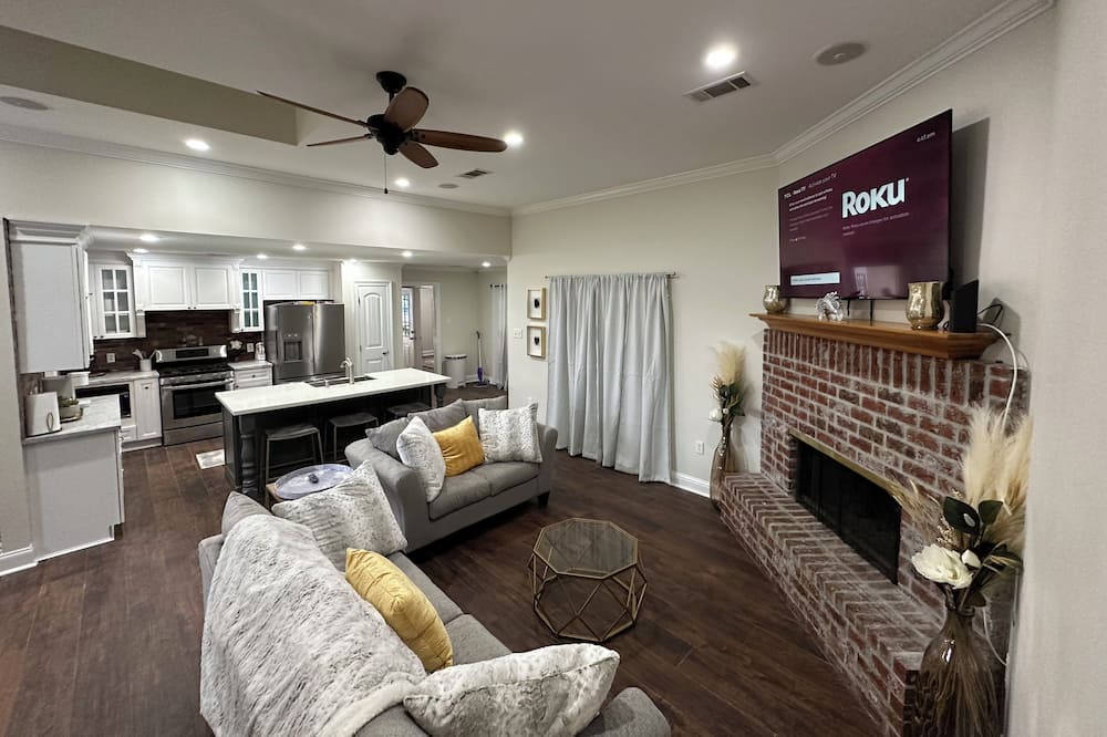Photo of Livingroom in Denham Springs