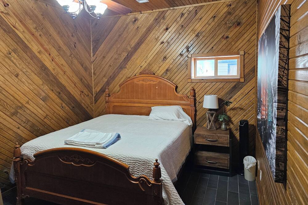 Photo of Bedroom in Hoyt